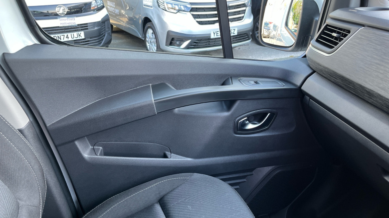 Renault Trafic Swb Diesel SL30 Blue dCi 150 Extra [Safety] Van